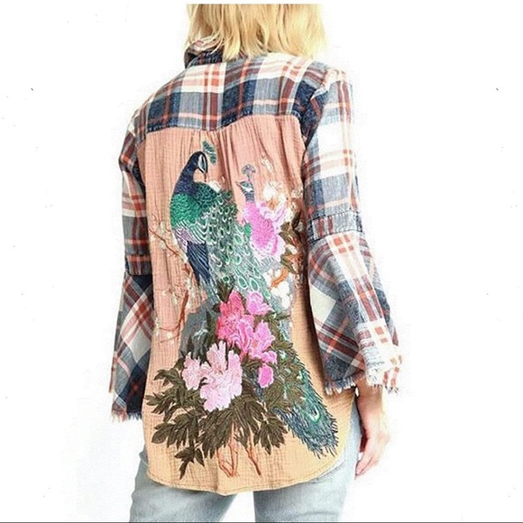 Aratta Tops - Aratta Love It Holds Bell Sleeve Embroidered Shirt